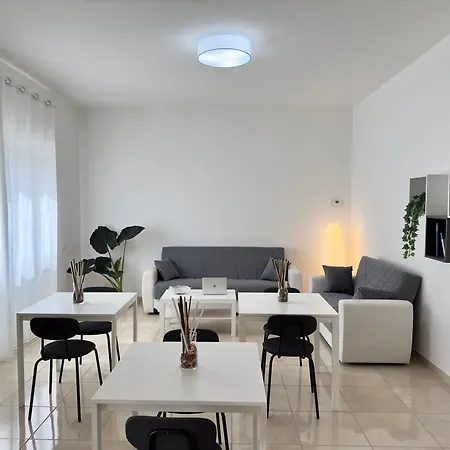 110 Mq Piano Terra- Parcheggio Privato-giardino * Velletri