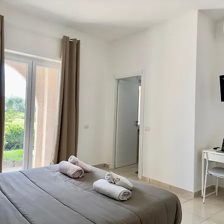 Holiday home 110 Mq Piano Terra- Parcheggio Privato-giardino