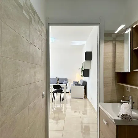 Holiday home 110 Mq Piano Terra- Parcheggio Privato-giardino *