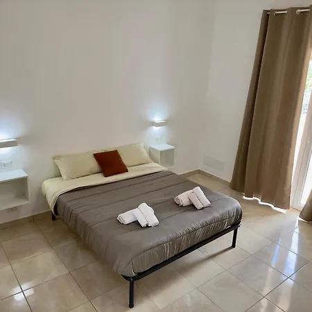 110 Mq Piano Terra- Parcheggio Privato-giardino *